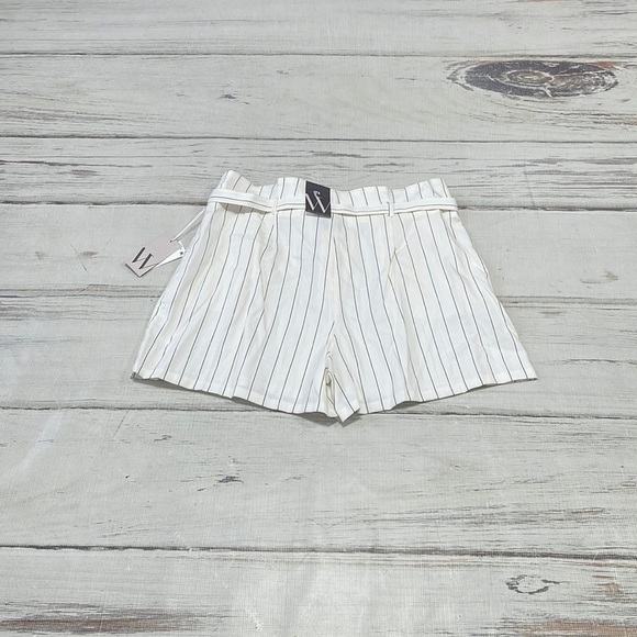 Worthington Shorts NWT Pleated Flare Ivory Black Stripes Size 18 - Picture 4 of 12